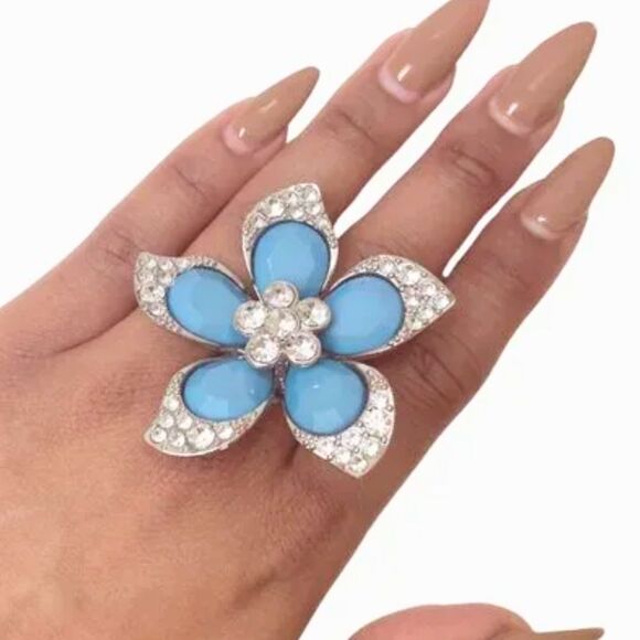 Sparkly Blue Flower Ring with Rhinestones Stretchy Band One Size Fits Most - Picture 3 of 3